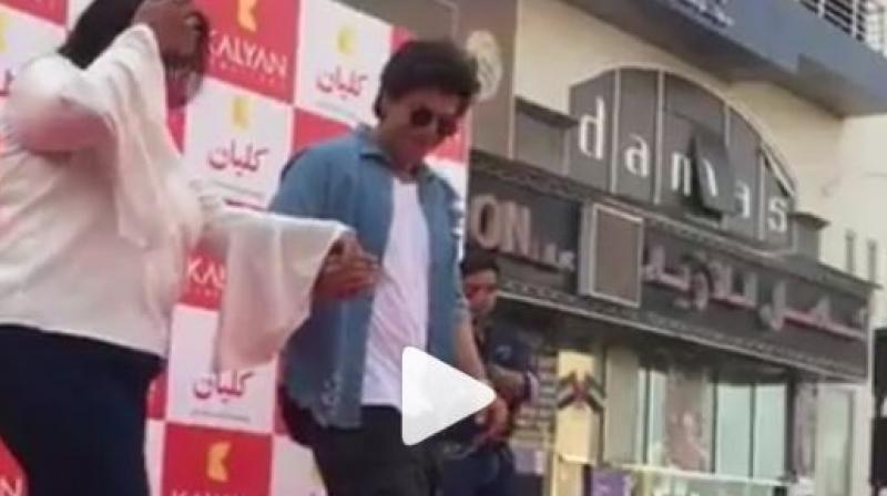 Shah Rukh Khan dances on Gerua. (Video: Instagram)