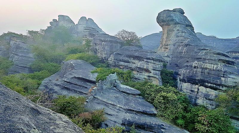 The special topography of Pandavula Guhalu  located 50 km from Warangal and about 195 km from Hyderabad  makes it an ideal place for rock climbing. (Photo: via GHAC)