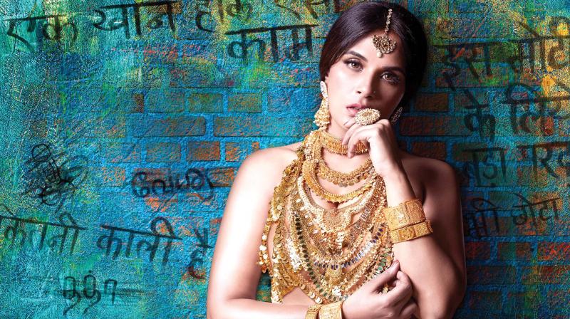 The lead actress of the film, Richa Chadda, looked every bit stunning in the first look, in which she dons only gold ornaments in South Indian style.