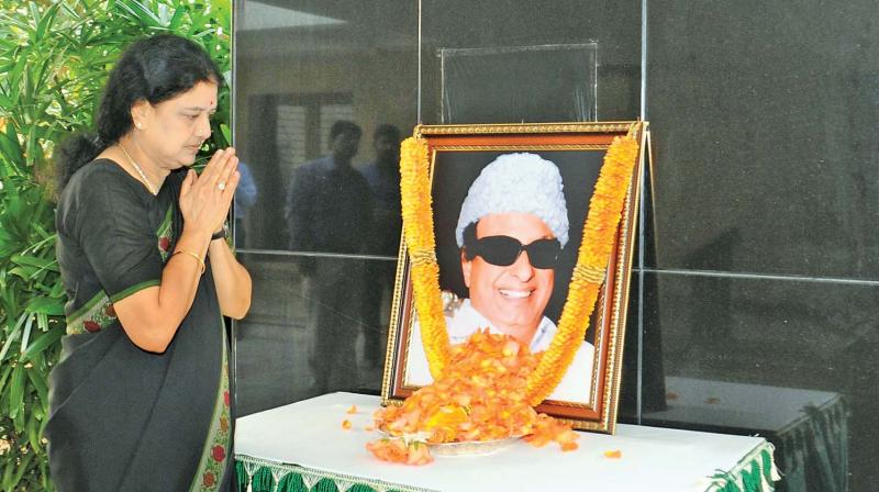 Sasikala pays respect to MGR on the occasion of his death  anniversary at Poes Garden on Saturday. (Photo: DC)