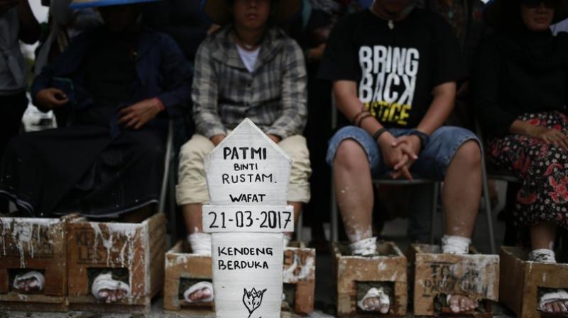 Farmers in the village of Kendeng have battled against plans for the factory for years. (Photo: AP)