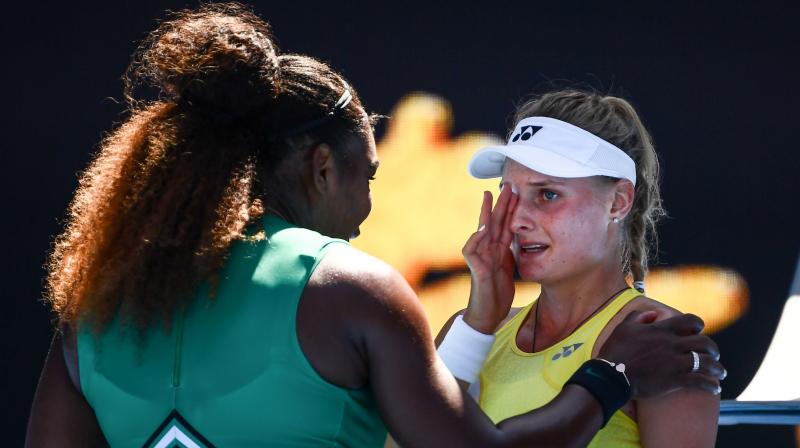 Williams knows what its like to be the one weeping after a loss, so she put her right hand on Yastremskas shoulder and consoled her. (Photo: AFP)