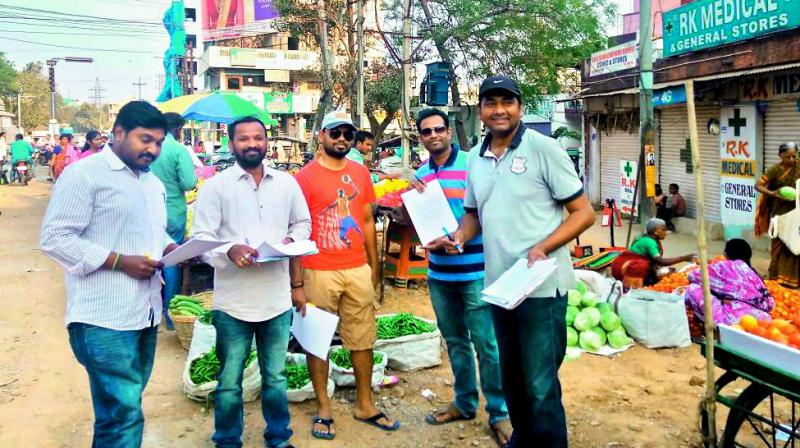 Signature campaign in Anandbagh and Safilguda against Cantonment roads closure.