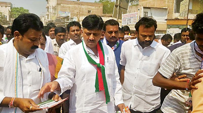 Water Resources Minister D.K. Shivakumar campaigns for Congress candidate V.S. Ugrappa in Ballari on Thursday 	Image; KPN