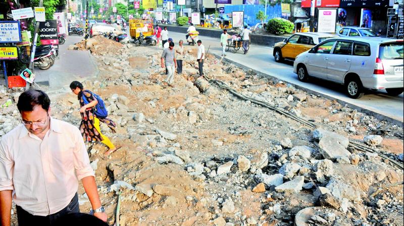 Road cutting works continue at Himayatnagar despite ban. 	(Image: DC)