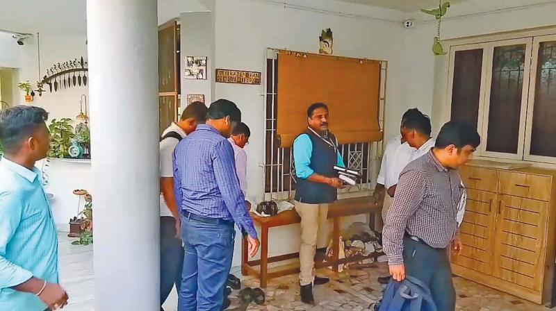 CBI on Wednesday begins raids on the residence of Director General of Police T.K. Rajendran following his name  surfacing in connection with the gutka scam. 	 (Image: DC)