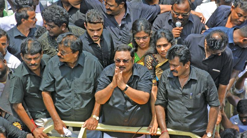 Former Union Minister and expelled DMK leader M. K. Alagiri led a rally to the memorial of his late father and DMK president M. Karunanidhi at the Marina beach here Wednesday. 	 (Imag: DC)