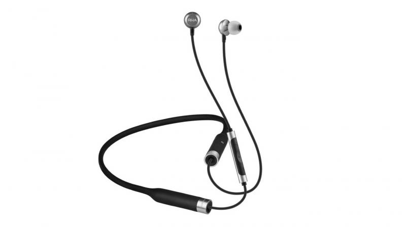The MA750 Wireless also features a contoured, ergonomic neckband, flexible over-ear hooks and a universal multifunction remote for wireless listening experience.