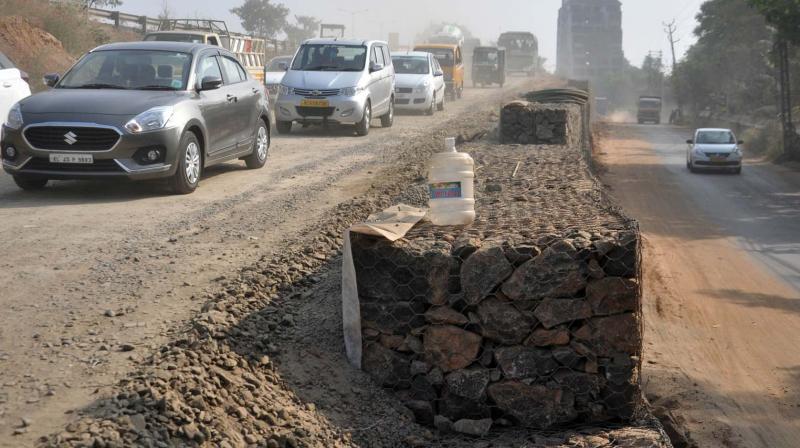 Vehicles pass through the widened and refurbished service road on Aroor  Vyttila stretch of NH-66 at Kundannoor in Kochi on Saturday. 	(SUNOJ NINAN MATHEW)