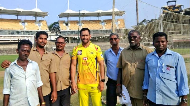 MS Dhoni spent some time with the stadium ground staff on International Workers Day. (Photo: Twitter / CSK)