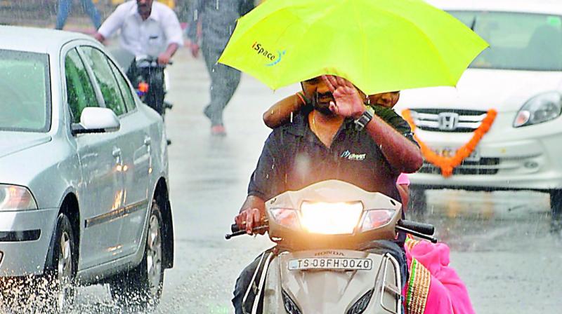 Heavy rains in the evening resulted in flooding of several thoroughfares in the Old City.  (Photo: DC)