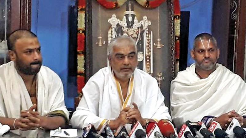 Chief Priest Ramana Deekshithulu adressing the press meet at TTD, asking for a CBI probe into malpractices. (Photo: DC)