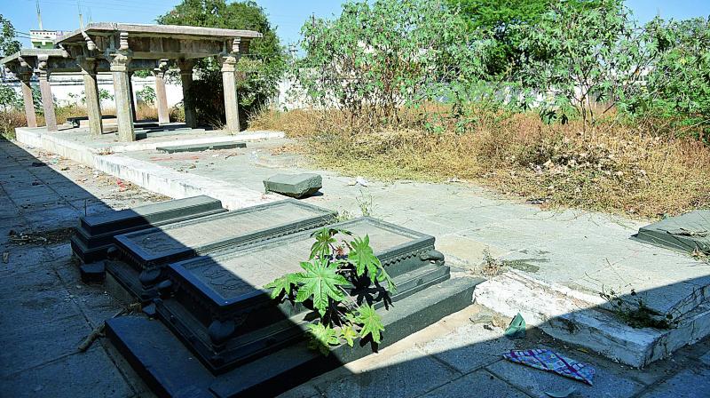 Graves at the Armenian cemetery in Uppuguda in the old city are run over by weeds after a clean-up three months ago. (Photo: DC)