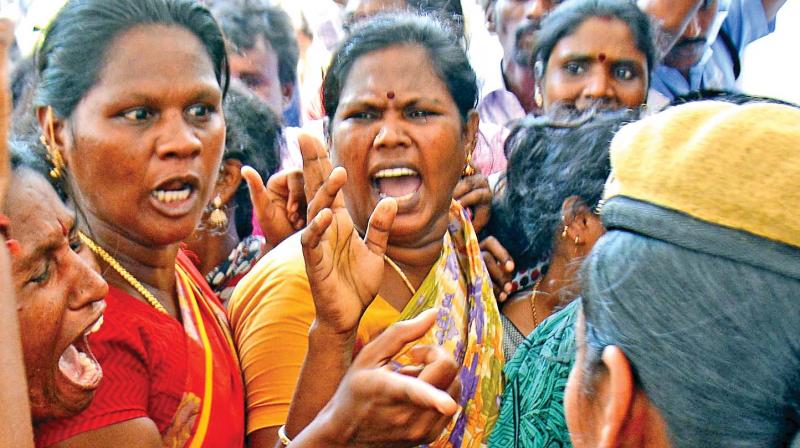 Residents vent out their anger  in Vadapalani on Monday (Photo: E.K. SANJAY)