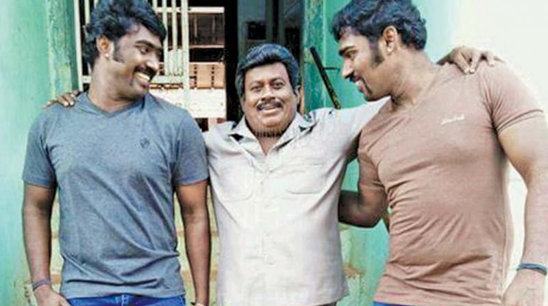 Senthil on the sets of Thaana...