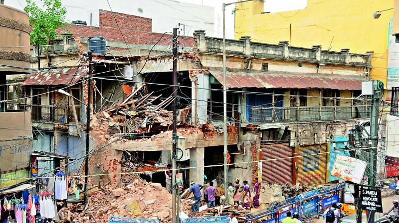 Dilapidated structures are being demolished by GHMC town planning and engineering departments to ensure peoples safety as part of pre monsoon preparedness. (Photo: DC)