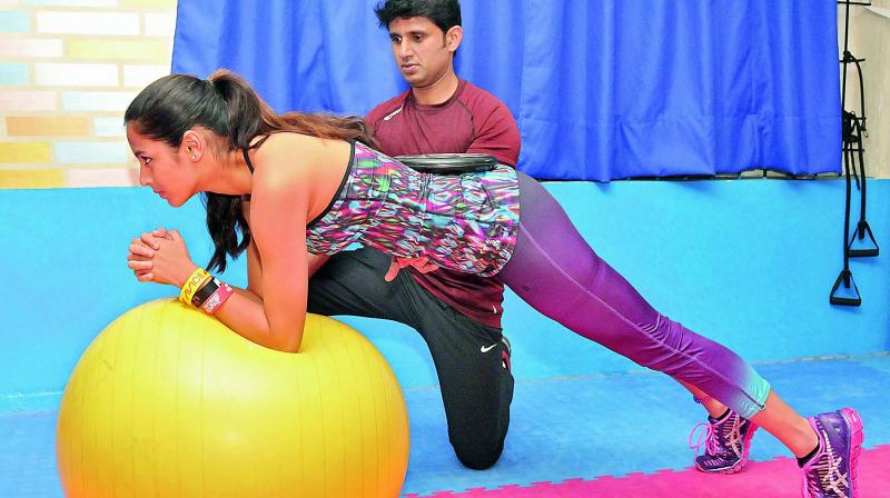 Prasad shows core workout steps to Vaania