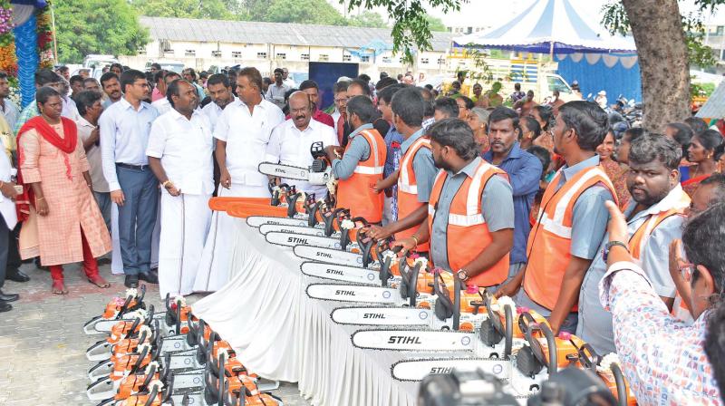 TN minsters inspect equipment including electric saw, suction machine ahead of Cyclone Gaja. 	Image: DC