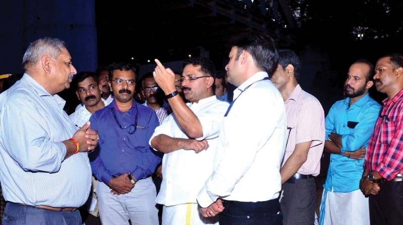 LSG minister K.T Jaleel interacts with the central team head Ashwani Kumar during a visit to the drought hit Mini Pampa in Kuttipuram.