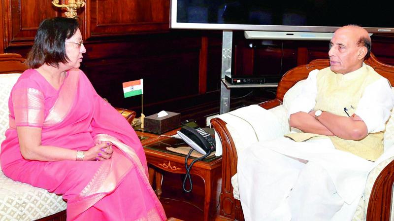 Manipur governor Najma Heptulla met Union home minister Rajnath Singh, in New Delhi on Thursday. 	(Photo: PTI)