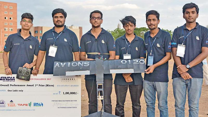 Avions team from PESIT in Bengaluru wins the overall performance award which includes Rs 1 lakh cash prize (Photo: DC)