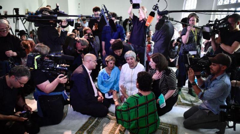 Lawyer and womens rights activist Seyran Ates opened the Ibn-Rushd-Goethe-Mosque with words of welcome before Christian and Jewish guests and a large media contingent. (Photo: AFP)