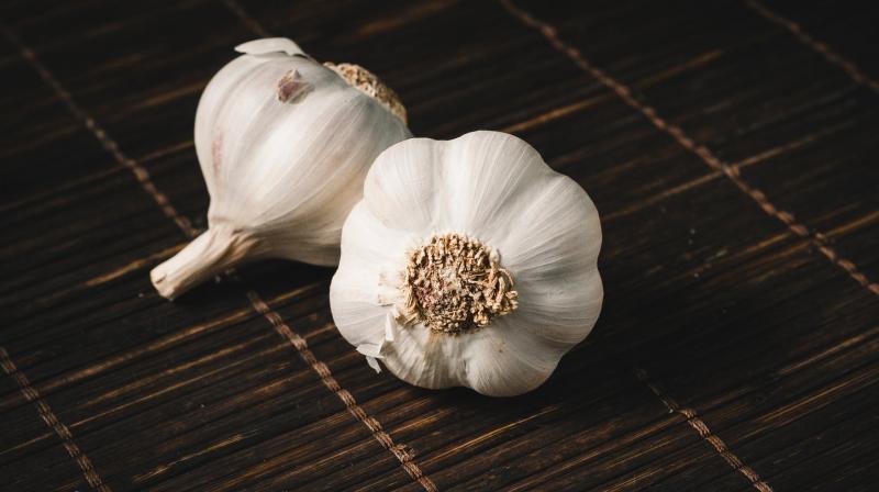 Scientists say garlic can reduce risk of cancer, heart disease. (Photo: Pexels)