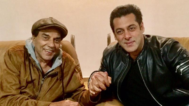 The picture with Salman Khan that Dharmendra shared on Twitter.