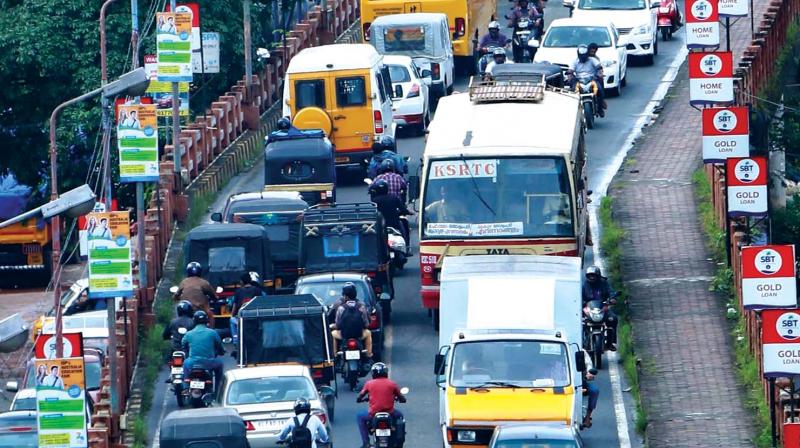 Kaloor-Kathrikadavu Road