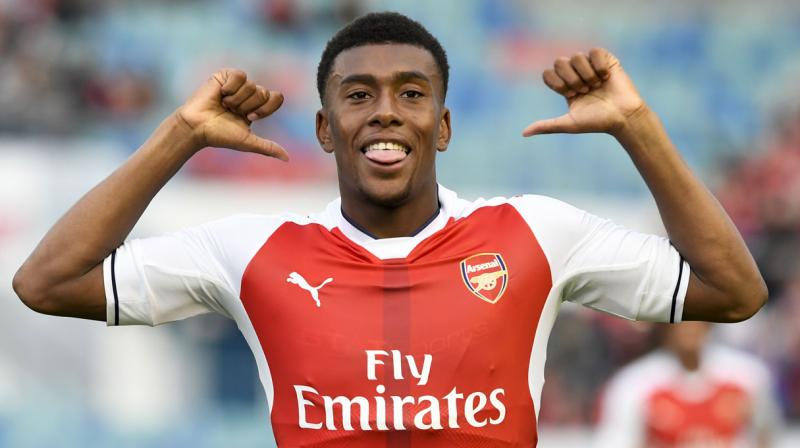Alex Iwobi equalised the score 1-1 just before the full-time whistle. Later on, the Gunners went onto win thew match 4-3 in penalties. (Photo: AFP)