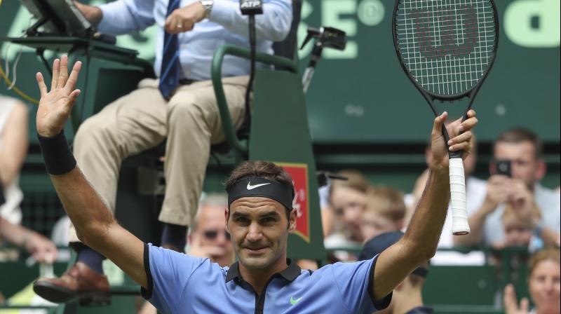 Roger Federer defeated Mischa Zverev 7-6(4) 6-4 in straight sets to advance to the last eight. (Photo: AP)