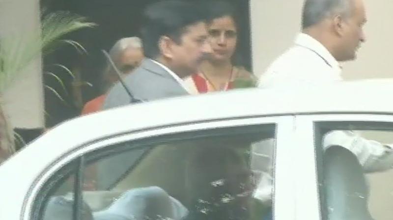 Day after visiting Kulbhushan in Pak jail, mother, wife meet Sushma Swaraj