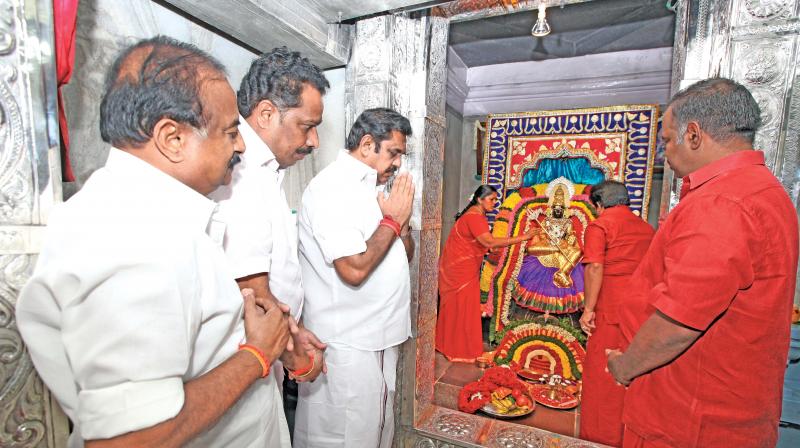 Chief Minister Edappadi K.Palaniswami offers prayers at Melmaruvathur Aadi Parasakti temple on Wednesday. (Photo: DC)