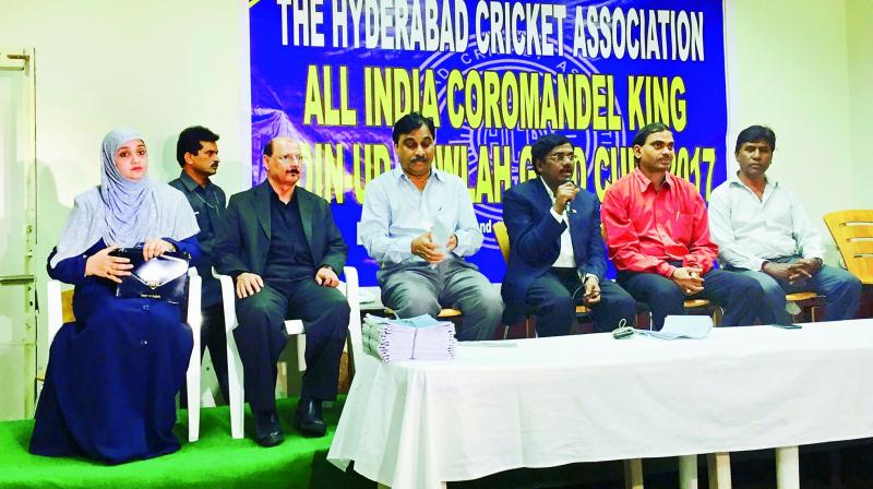 Nikhatunissa Begum (from left), grand daughter of Late Nawab Moin-ud-Dowlah, his grandson Mohammed Fakhruddin Khan, Hyderabad Cricket Association secretary T. Shesh Narayan, president G. Vivekanand and vice-president K. Anil Kumar at a press conference at the Gymkhana grounds on Monday.(Photo: DC)