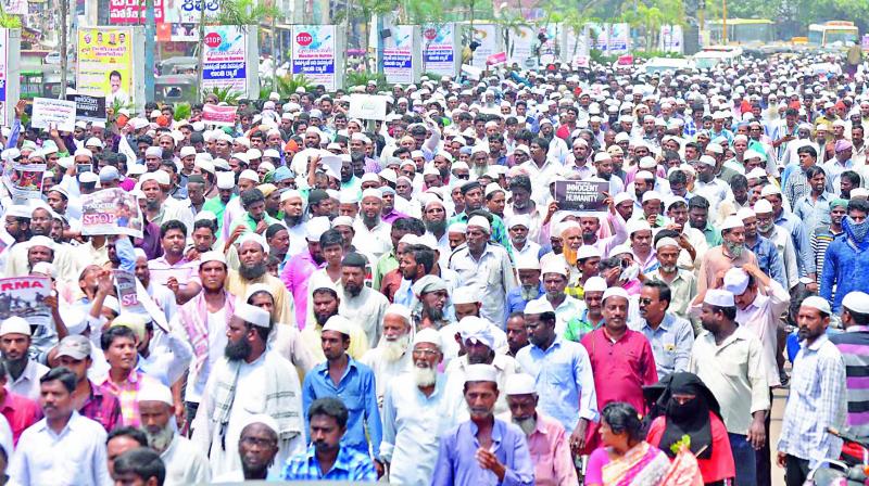 A massive rally demanding a stop to the genocide of Rohingyas in Myanmar taken out by Muslims in Guntur city on Thursday (Photo: DC)