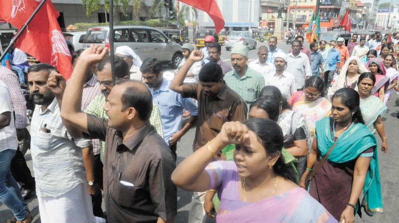 NGO association takes out a march to General Post Office against demonetisation move in Thiruvananthapuram on Friday. (Photo: DC)