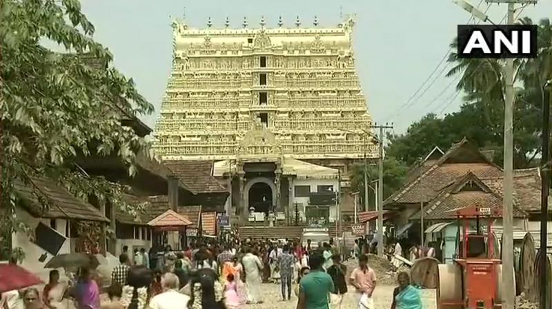 Onam feast was prepared in schools, colleges, convention halls, mosques and churches which are serving as relief camps in various districts. (Photo: ANI/Twitter)