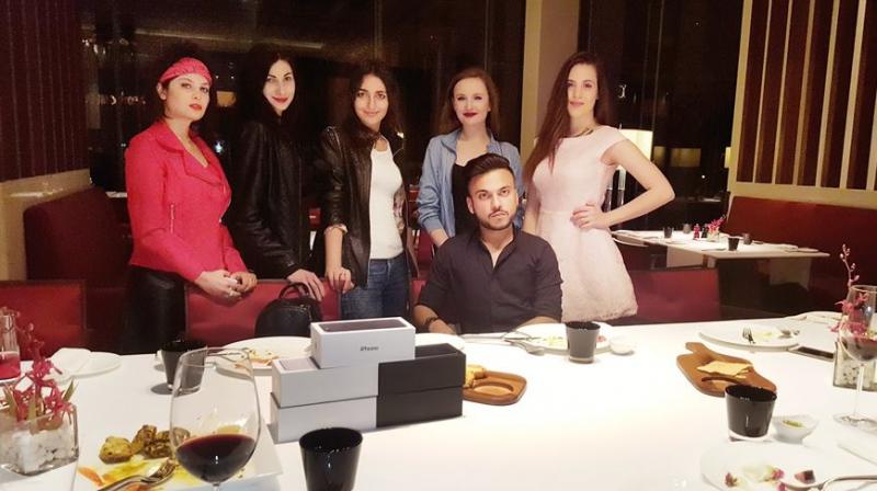 The five girls were selected by Shakuls team from over 2,000 applicants looking to go out with him. (Photo: Facebook/ShakulGupta)