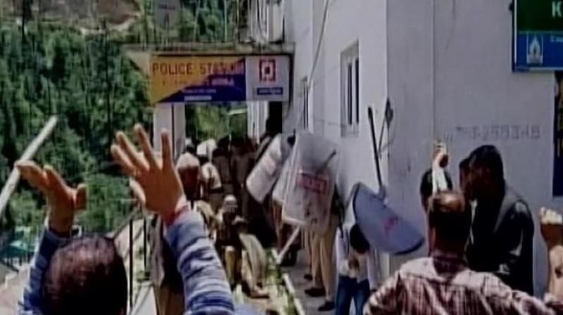 Additional police force were been rushed to Kotkhai to tackle the law and order situation when it feared that the public would rage over the rape incident. (Photo: ANI | Twitter)