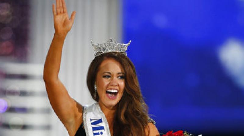 Miss North Dakota Cara Mund waves to crowd after being named Miss America during the Miss America 2018 pageant, Sunday, Sept. 10, 2017, in Atlantic City, N.J. (Photo: AP)