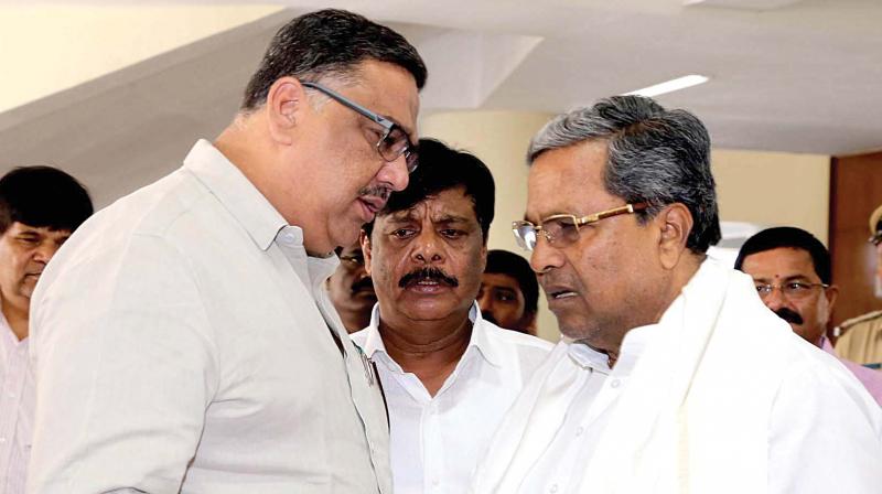 Minister Tanveer Sait with CM Siddaramaiah at Suvarna Vidhana Soudha in Belagavi on Monday. (Photo: KPN)
