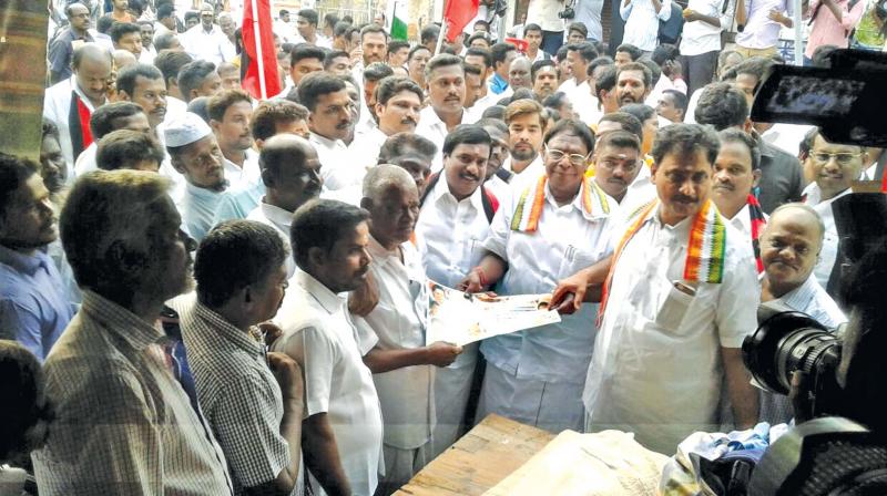 Puducherry Chief Minister V. Narayanasamy kicks off his campaign for the November 19 by-election to Nellithope constituency on Friday. (Photo: DC)