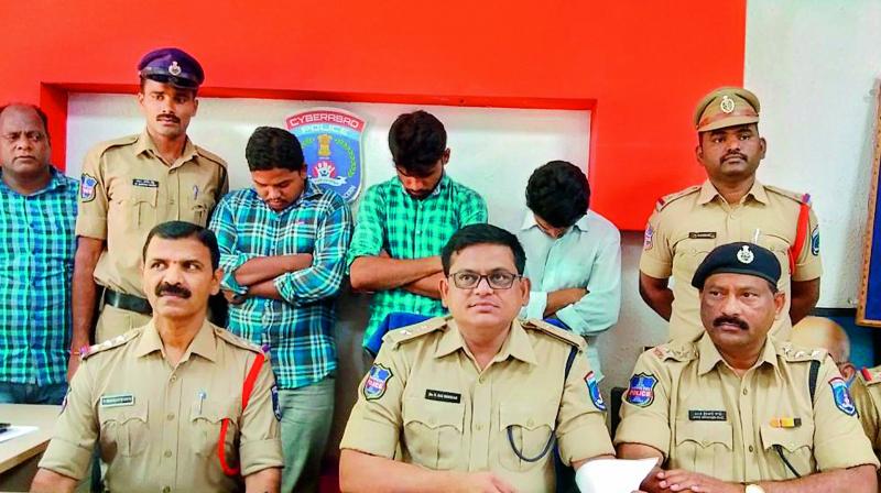 Police with the accused. (Photo: DC)