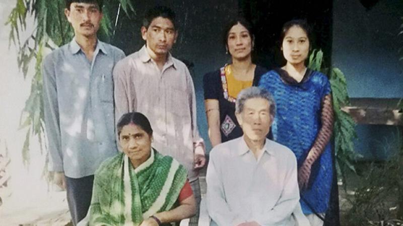 Septuagenarian Wang Qi with his family (Photo: PTI)