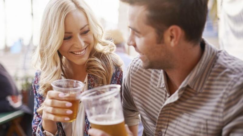 Drinking alcohol actually beats anxiety in men and helps give them an erection. (Photo: AFP)