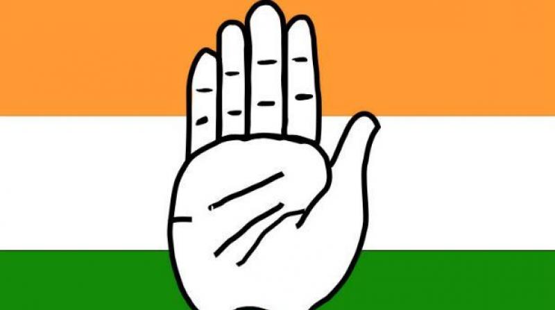 In a shock to the ruling TRS, the Congress clinched the Tandur municipality chairpersons seat from the TRS-MIM combine after MIM councillors revolted and supported Congress-TD combine.