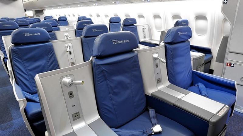 In terms of the middle seats, only the front seven rows in the domestic economy cabin can be pre-reserved for a charge while such seats in the remaining 19 rows can be pre-reserved free of charge. (Photo: Representational Image)