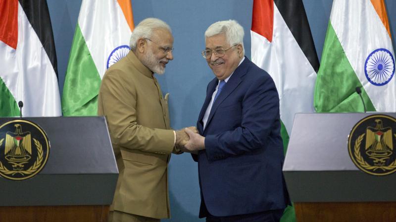 Prime Minister Narendra Modi and Palestine President Mahmoud Abbas (Photo: AP)