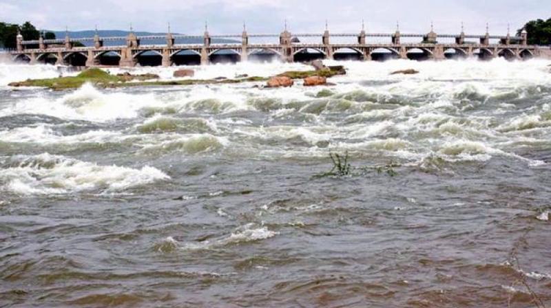 Water release from Mettur jumps to 1.25 lakh cusecs, sets off alarm bells
