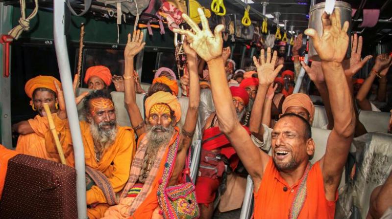 The first batch of nearly 3,000 pilgrims left the Bhagwati Nagar base camp here amid tight security. (Photo: PTI)